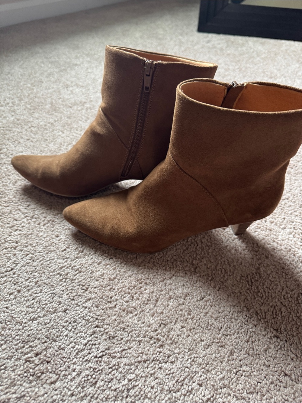 Women's Universal Thread Brown Suede Ankle Boots with Kitten Heel, 8.5